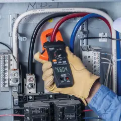 Klein Tools CL810 600A AC/DC TRMS Dijital Pens Ampermetre, Çalışma Lambalı