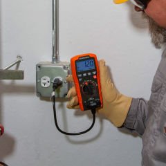 Klein Tools ET-270 Standart/GFCI Otomatik Aralıklı Multimetre