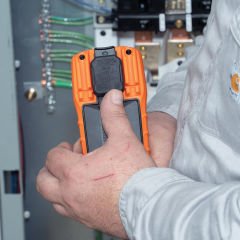 Klein Tools MM-420 Sıcaklık Ölçer TRMS Otomatik Aralık Dijital Multimetre