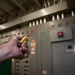 Klein Tools NCVT-5A Çift Aralıklı Lazerli Temassız Kontrol Kalemi