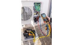 Testo 565i – Entegre Tutma Testli Akıllı Vakum Pompası (7 CFM, 198 l/dak)