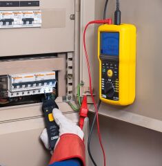 CHAUVIN-ARNOUX CA 6526 1kV Megohmmetre
