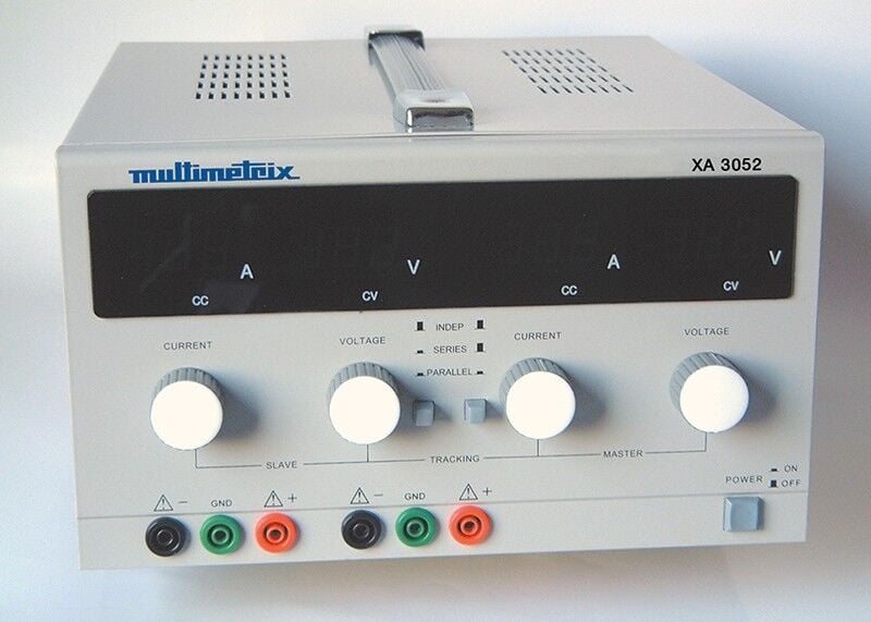 MULTIMETRIX XA3052 Çift Çıkışlı Ayarlanabilir Güç Kaynağı 2x30V 5A